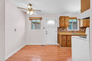 Kitchen/Eating Area