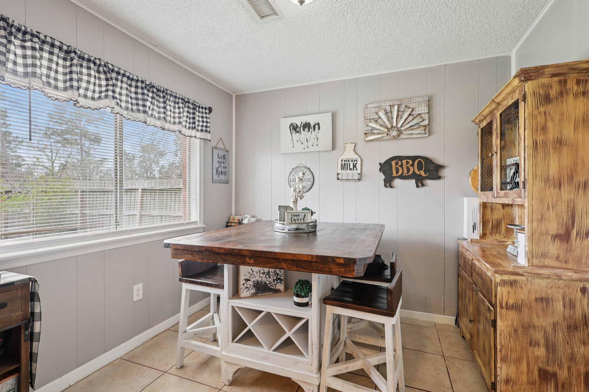 Montrose Cir-S0403-009.jpg