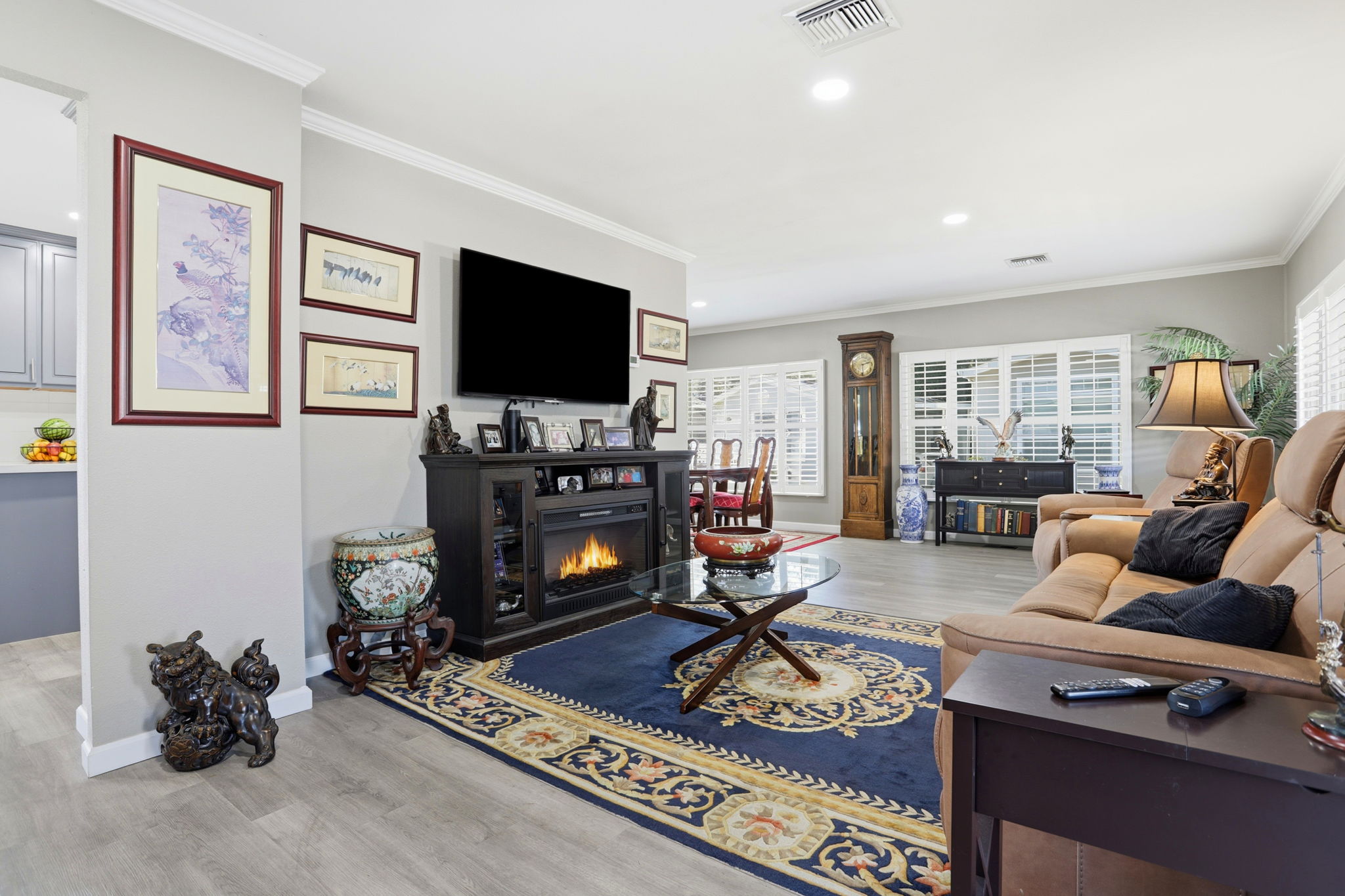 007_F8_100 N Rodeo Gulch