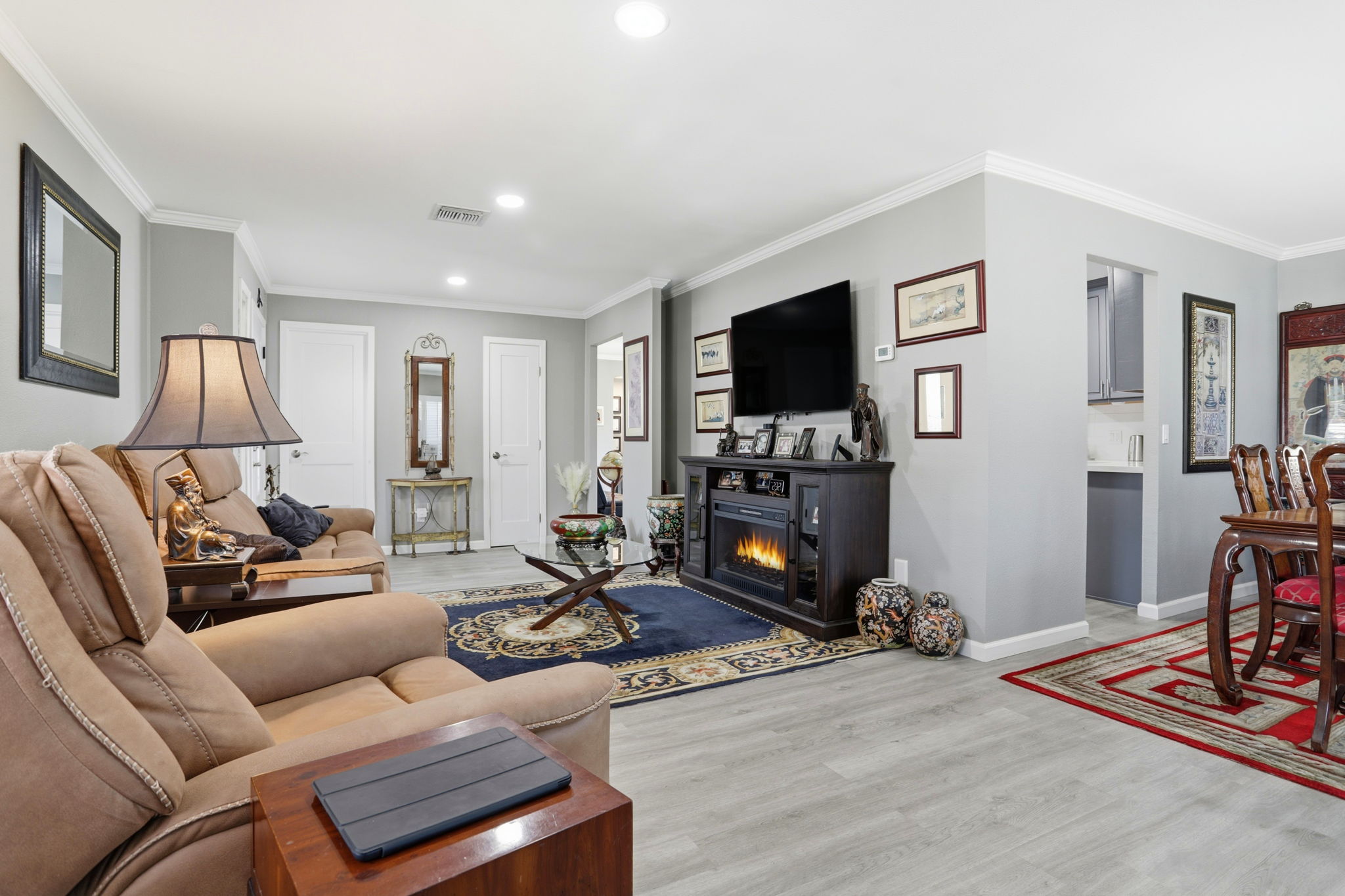 008_F8_100 N Rodeo Gulch