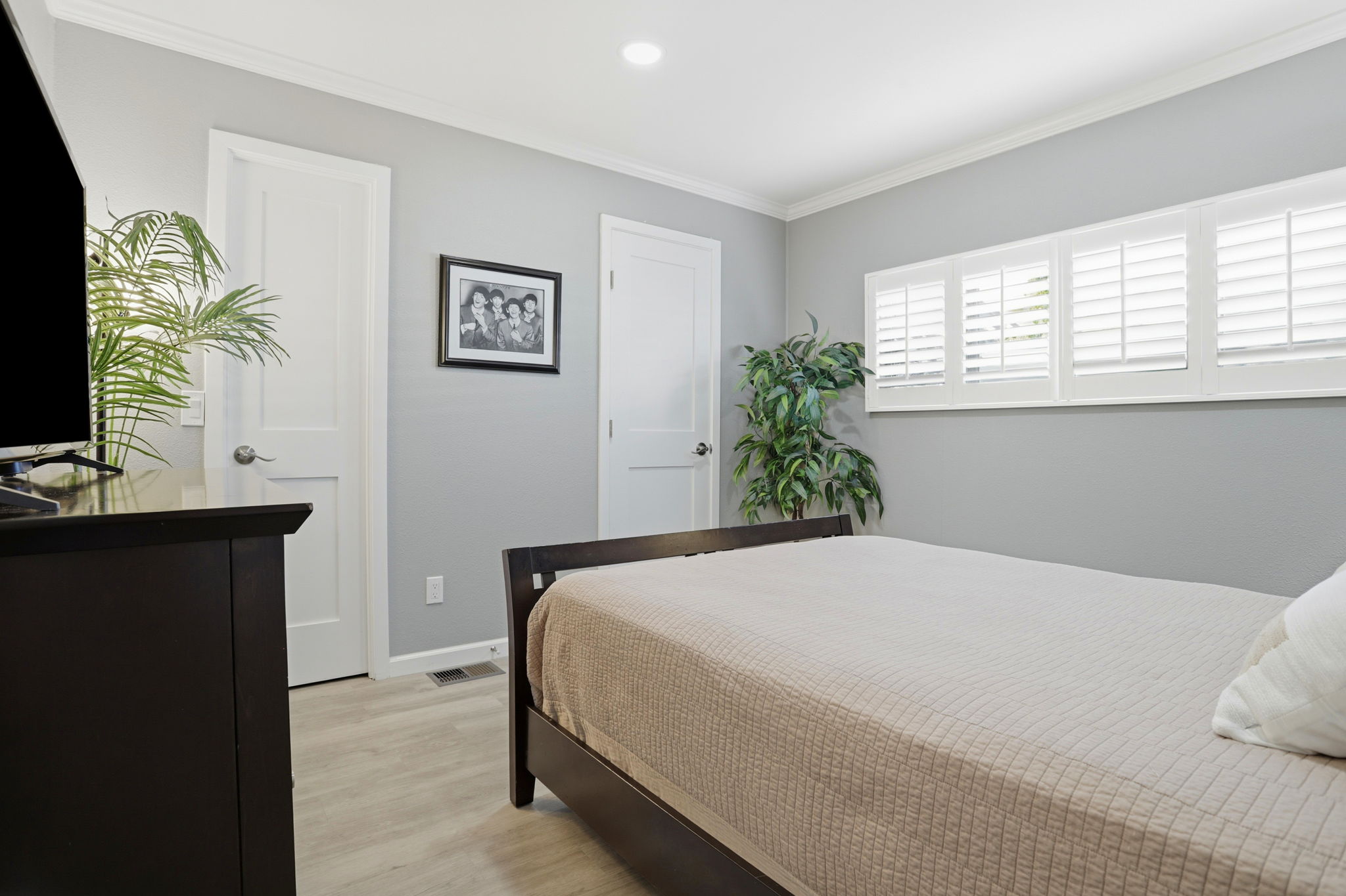 022_F8_100 N Rodeo Gulch