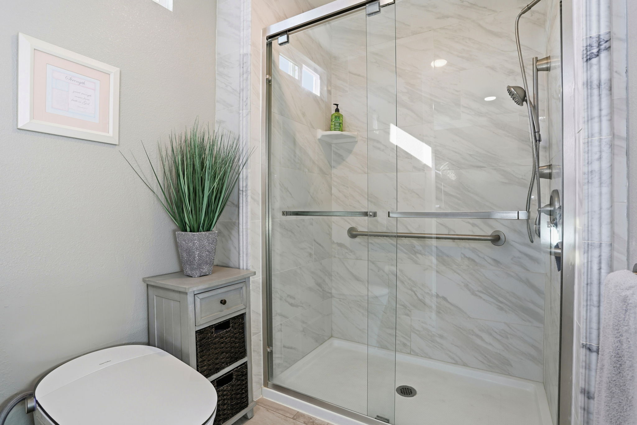 026_F8_100 N Rodeo Gulch