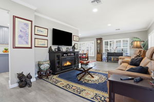 007_F8_100 N Rodeo Gulch