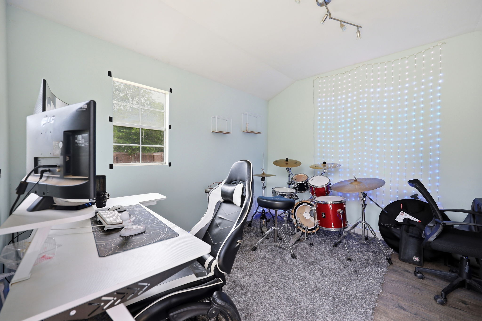  Photo 35