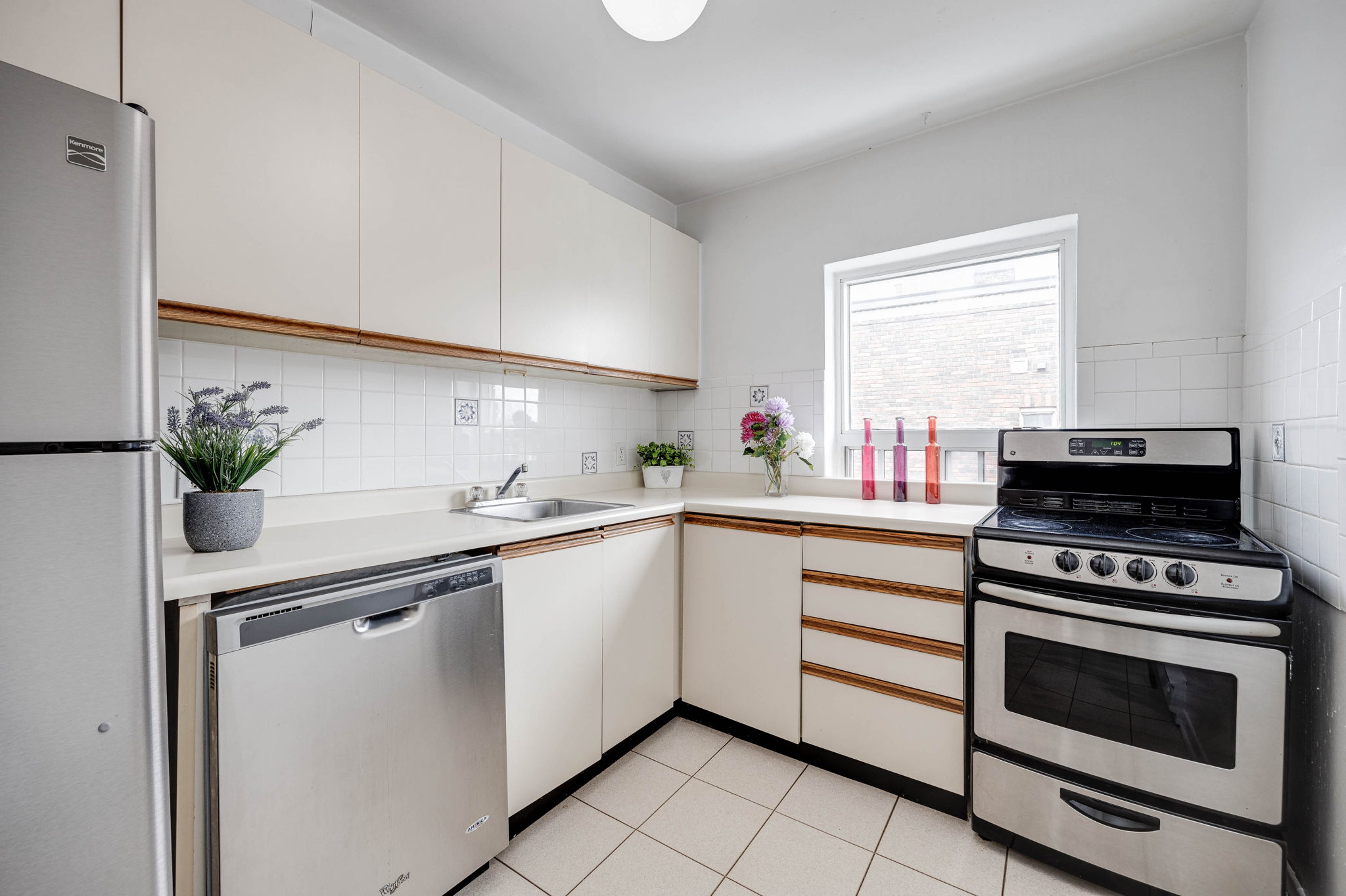 Toronto property showcase — delivered property photograph 16