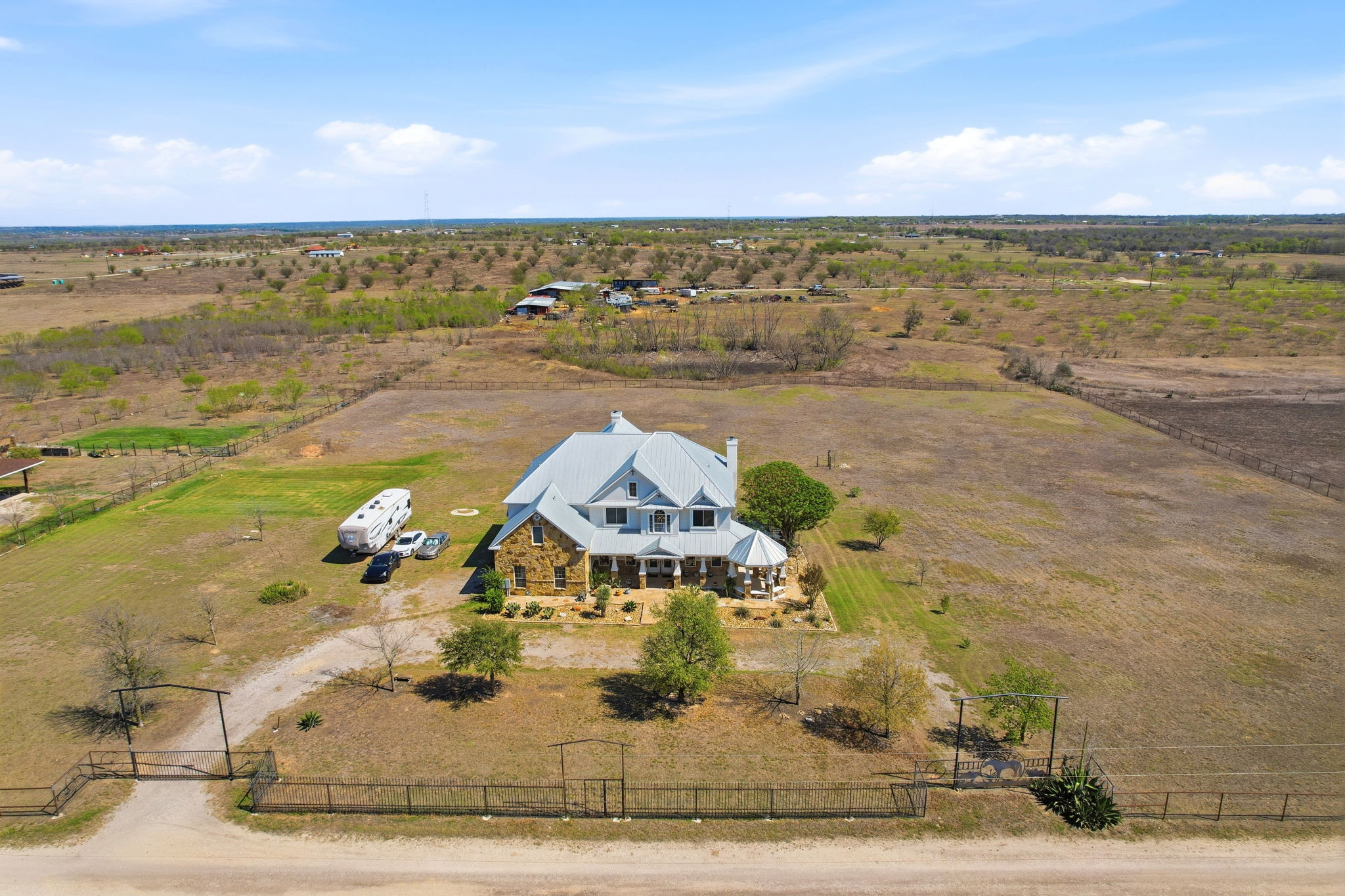 006_f8_AERIAL_100 Pr 1200