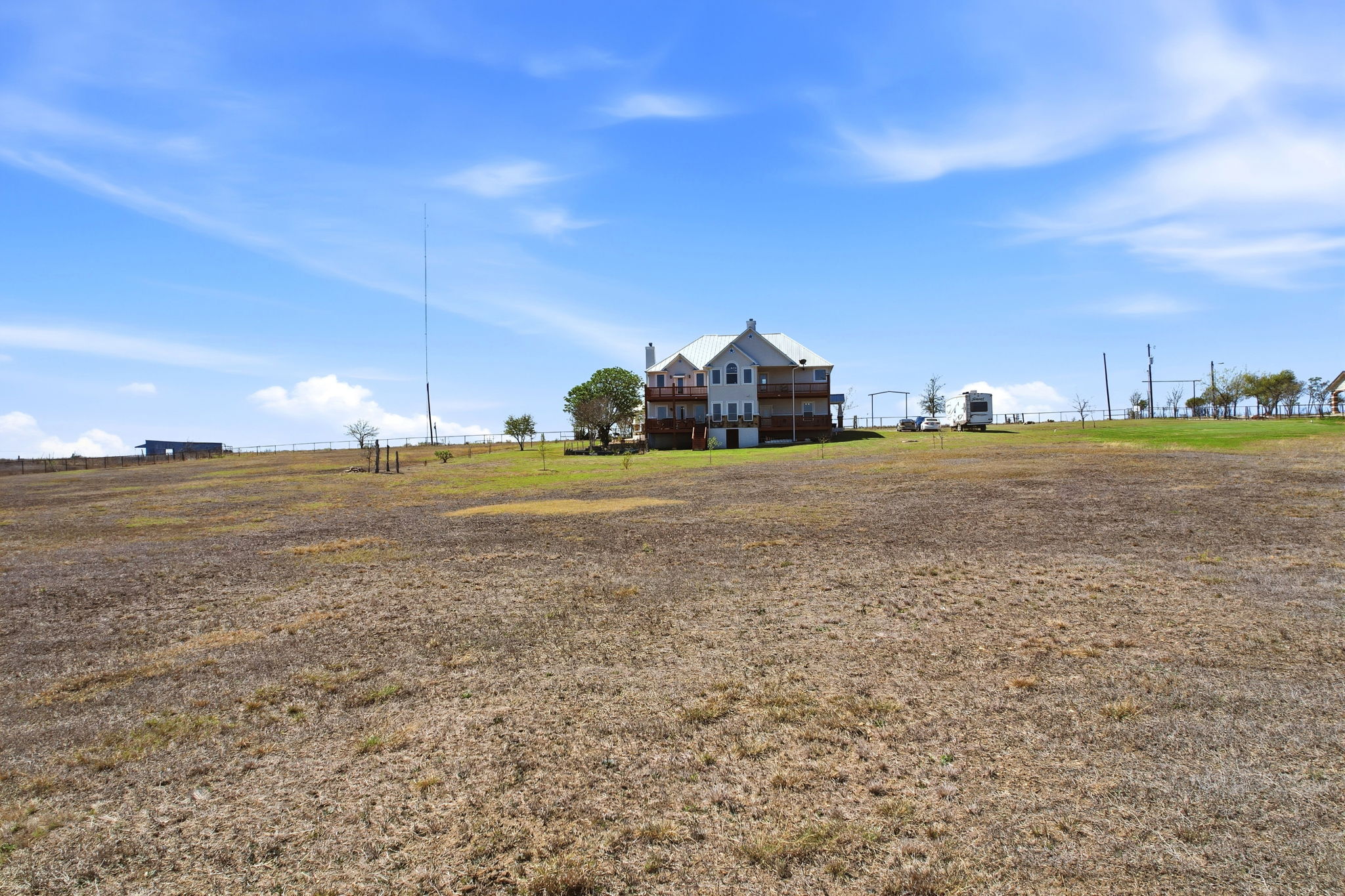 020_f8_AERIAL_100 Pr 1200