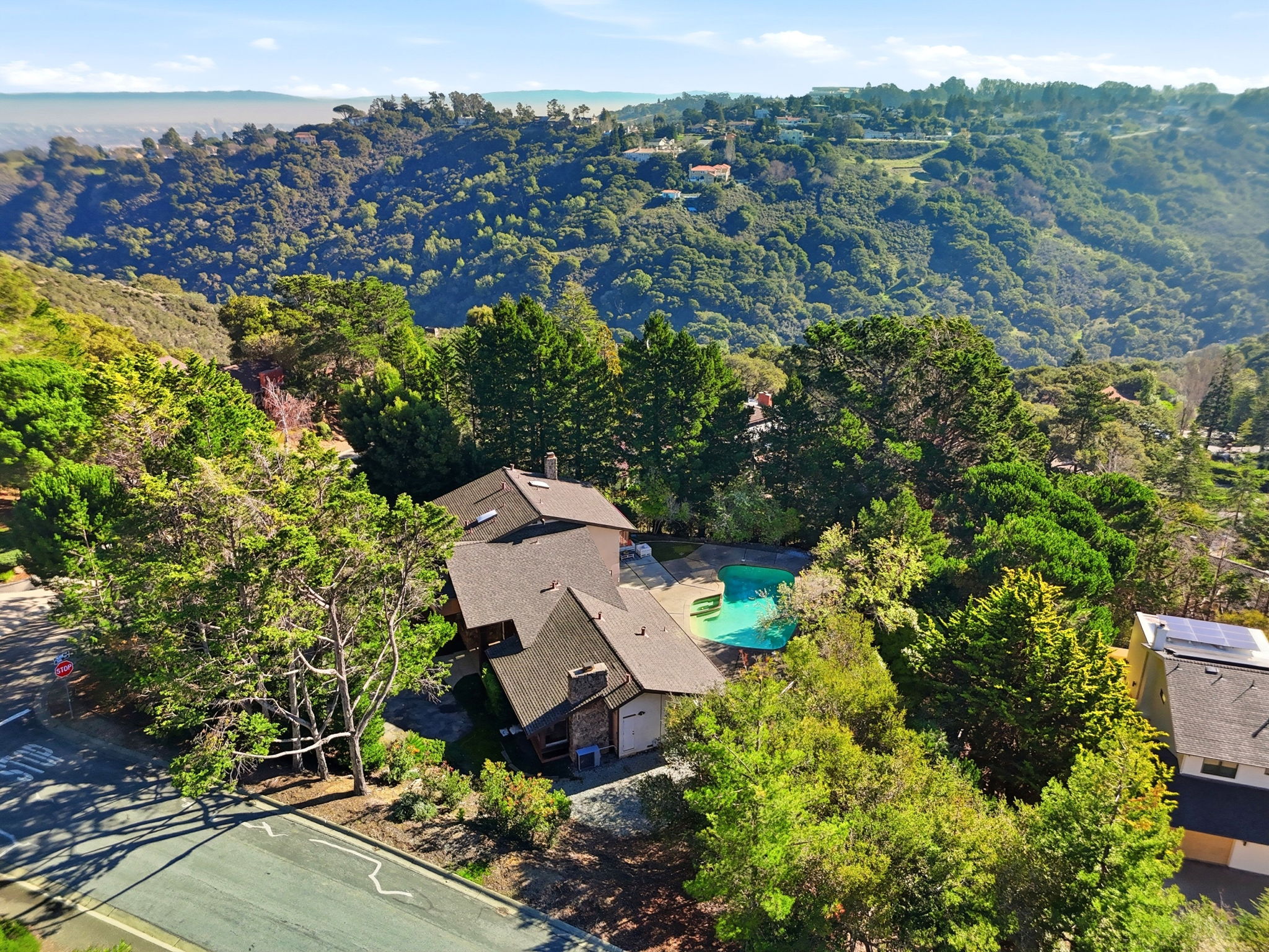 002_F8_AERIAL_100 Rizal Dr