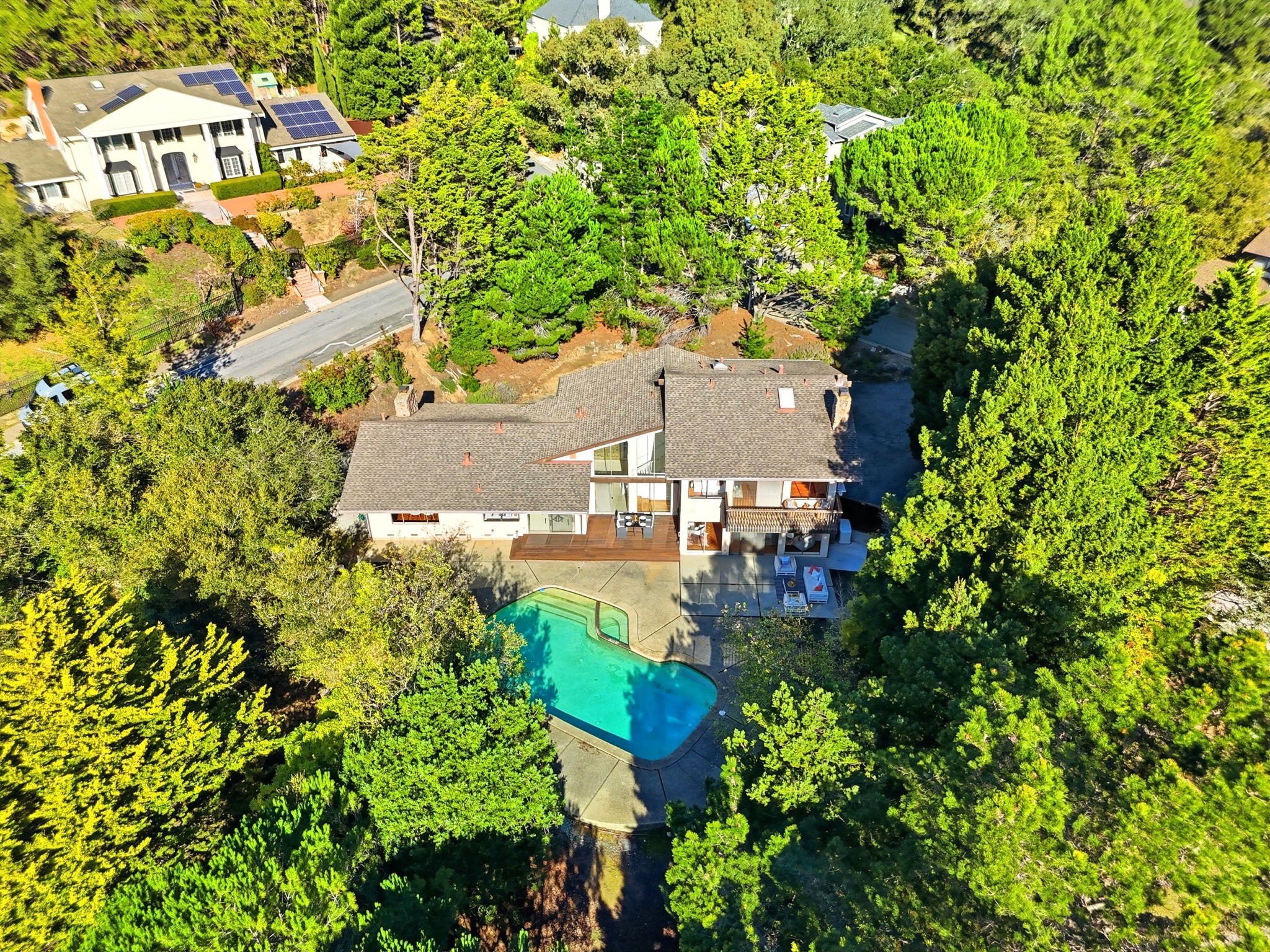 005_F8_AERIAL_100 Rizal Dr