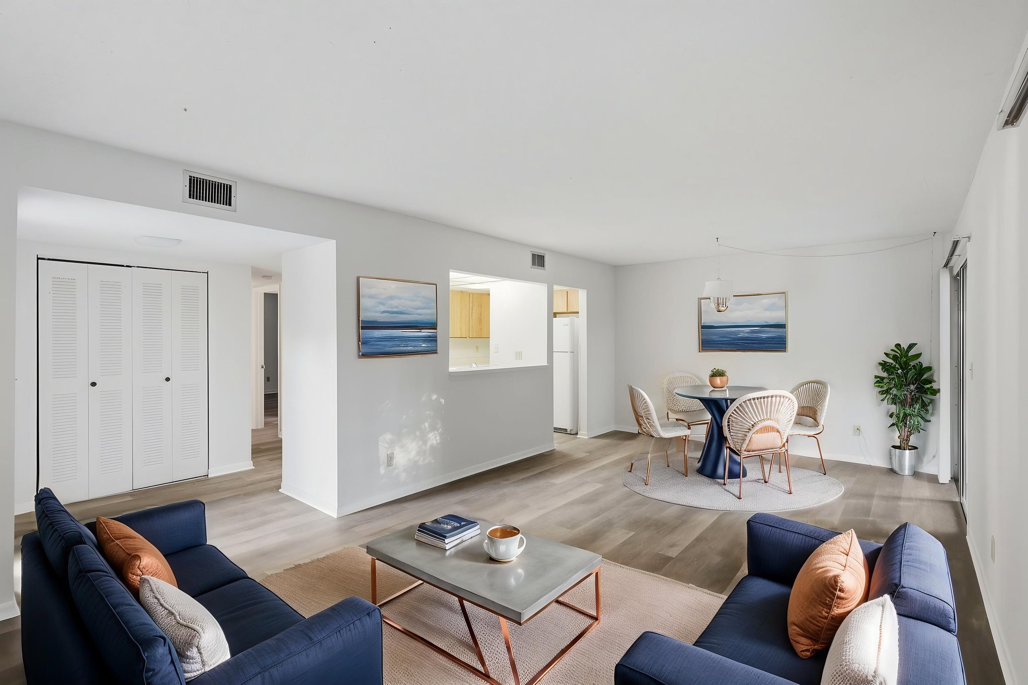 6Y8A4782 virtually staged.jpeg