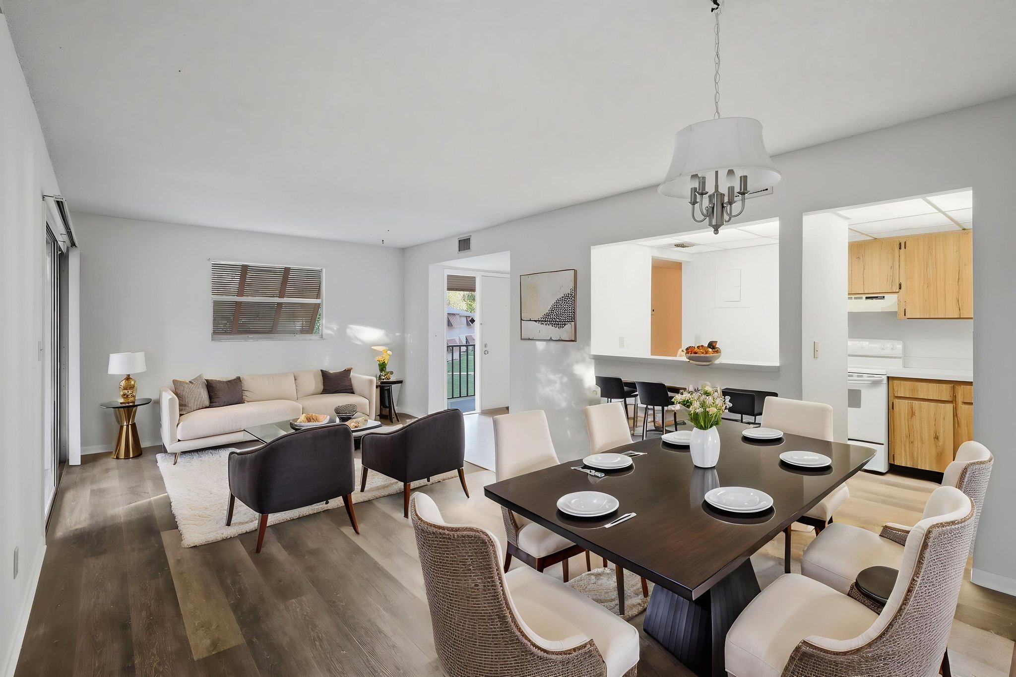 6Y8A4807 virtually staged.jpeg