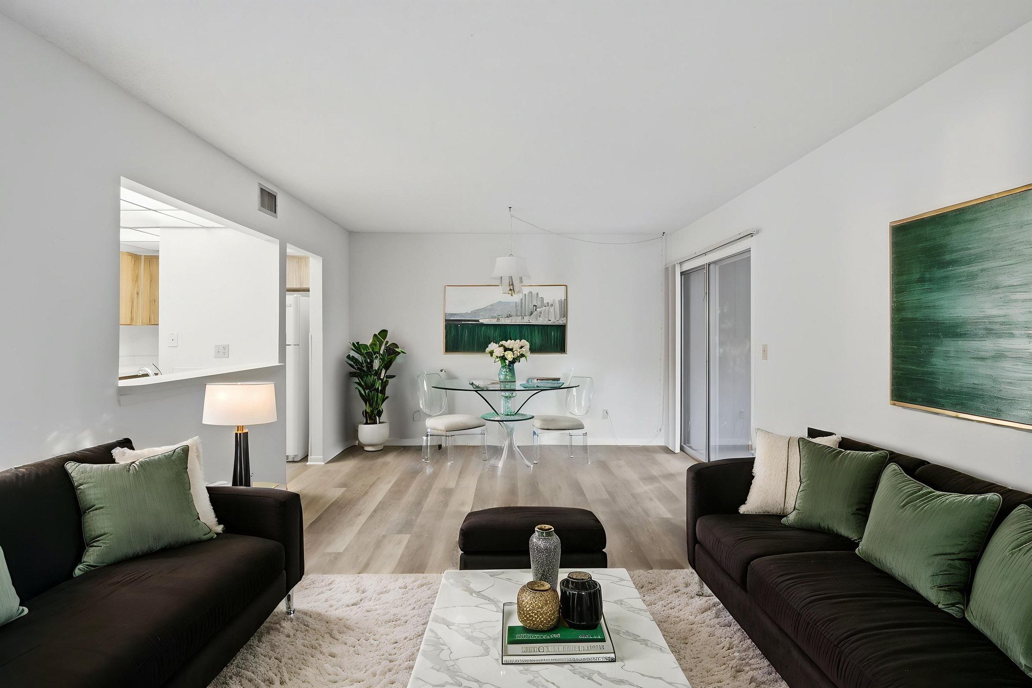 6Y8A4787 virtually staged.jpeg