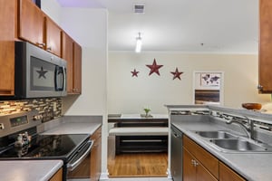 Vista Lake Dr 2-S0808-017.jpg