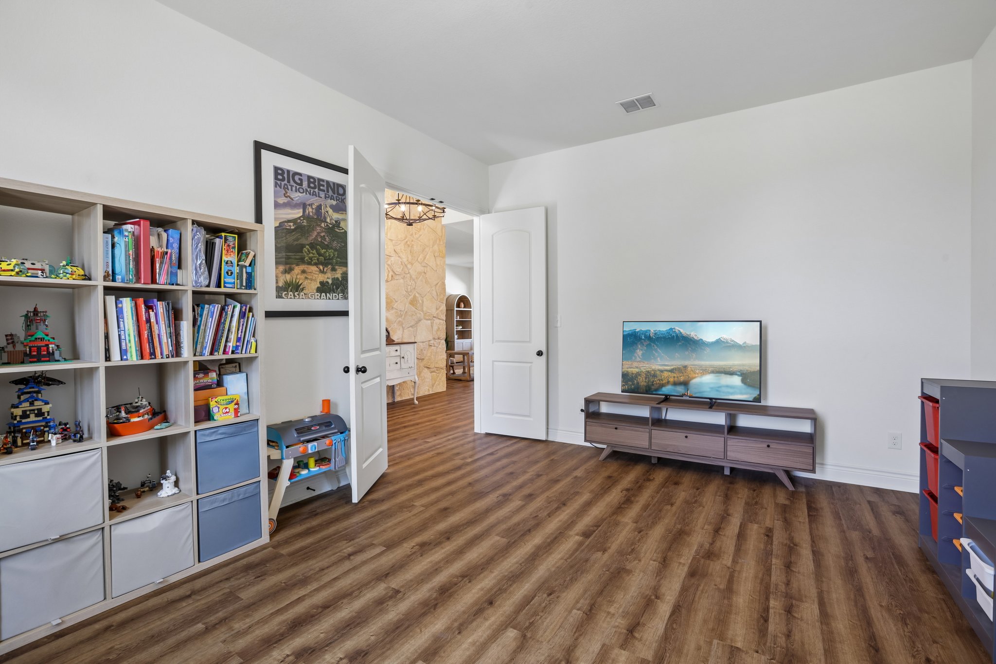 W Leaning Madrone Dr-S1308-040.jpg