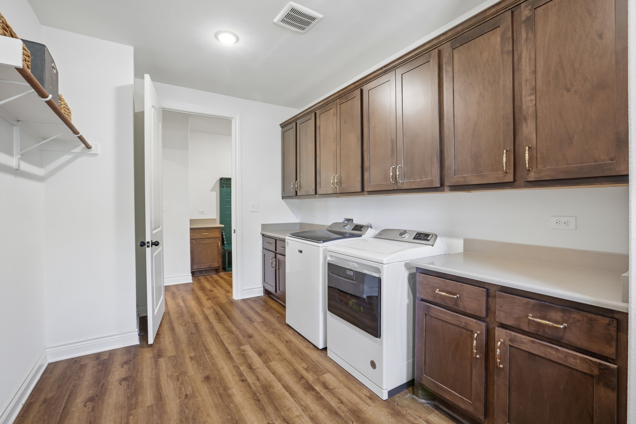 W Leaning Madrone Dr-S1308-068.jpg