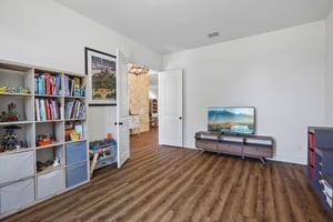 W Leaning Madrone Dr-S1308-040.jpg