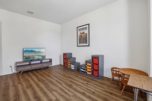 W Leaning Madrone Dr-S1308-041.jpg