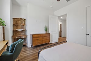 W Leaning Madrone Dr-S1308-046.jpg