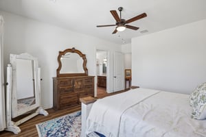 W Leaning Madrone Dr-S1308-059.jpg