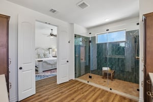 W Leaning Madrone Dr-S1308-062.jpg