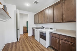 W Leaning Madrone Dr-S1308-068.jpg