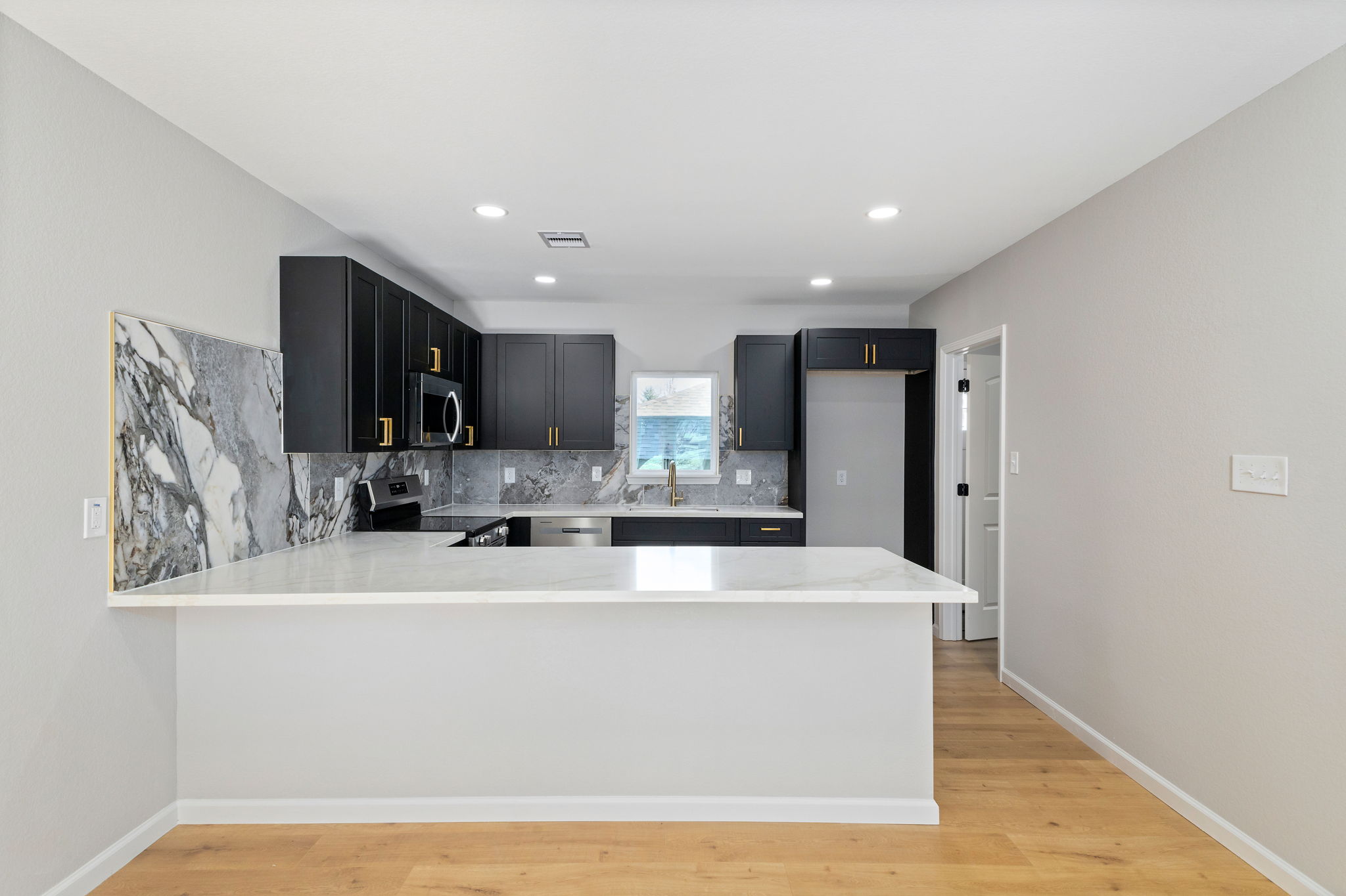 100 W Val Verde St-11