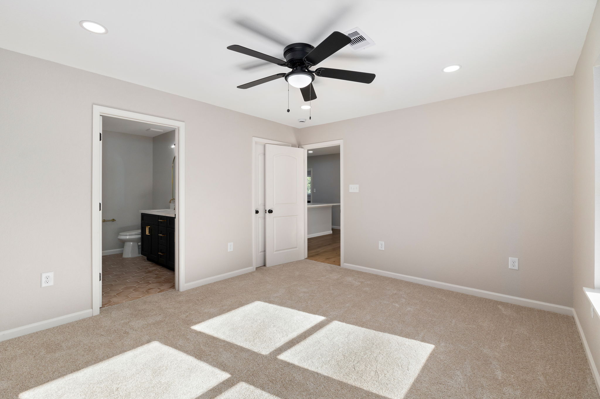 100 W Val Verde St-19