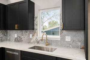 100 W Val Verde St-14