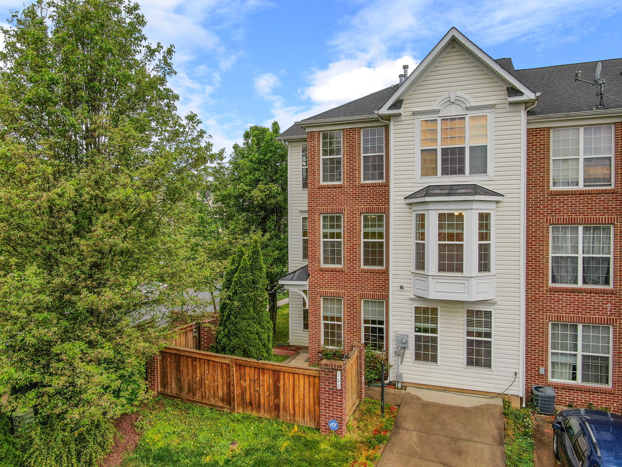 100 Wild Fig Ct, Frederick, MD 21702, USA Photo 3