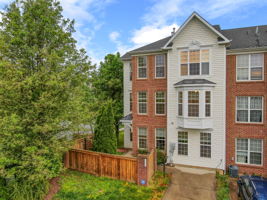 100 Wild Fig Ct, Frederick, MD 21702, USA Photo 2