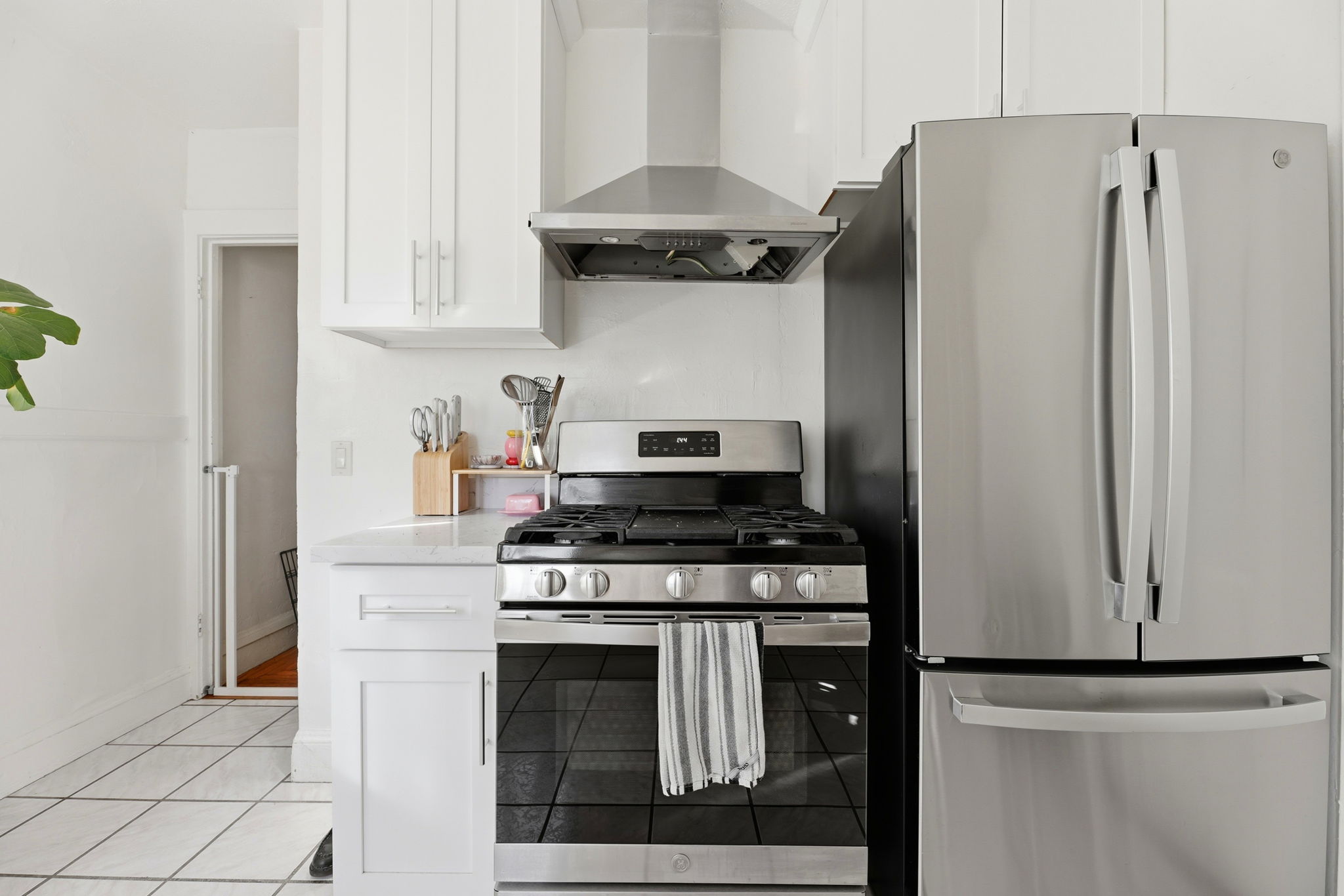 017_F8_1000 81st Ave