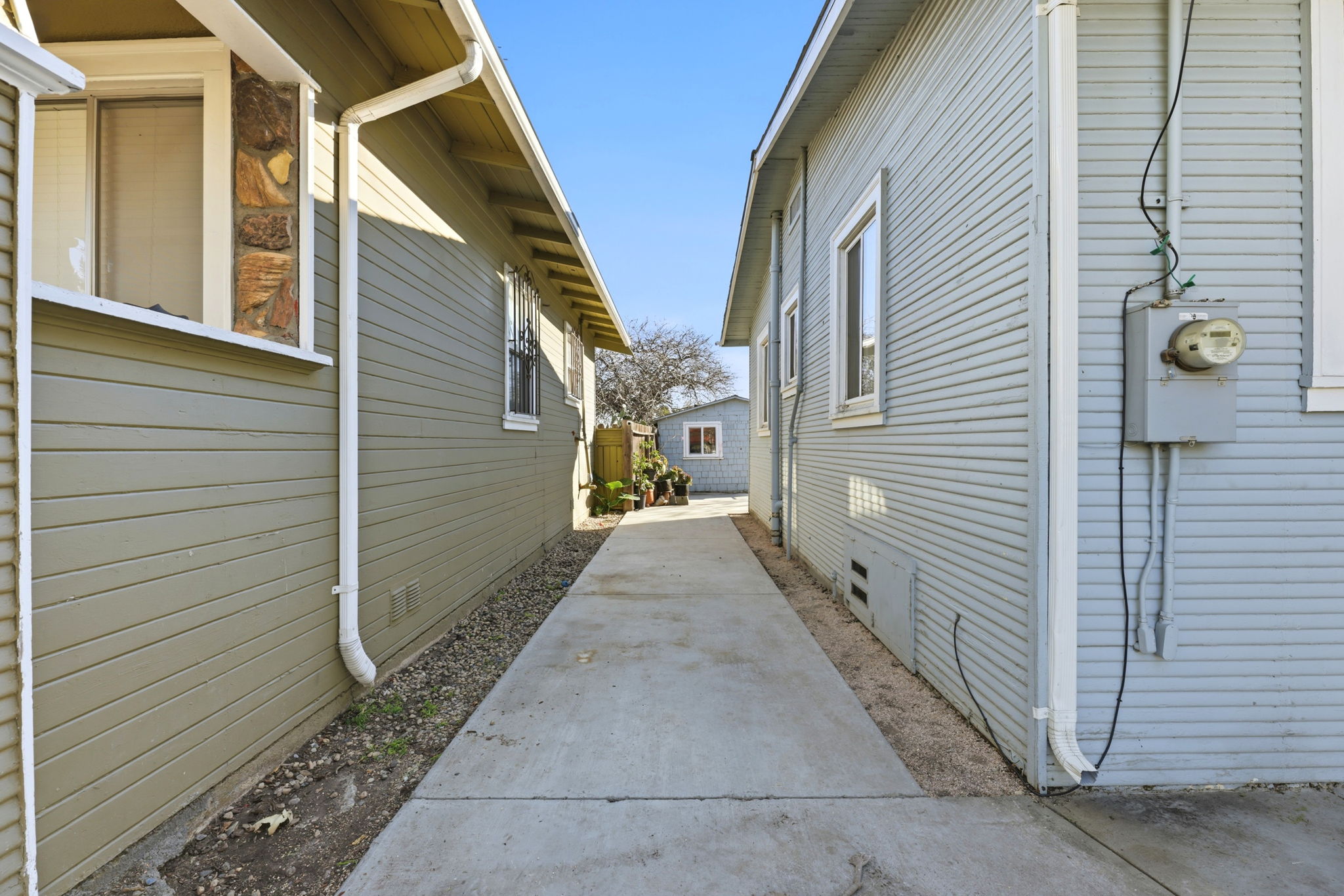 036_F8_1000 81st Ave