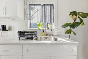 018_F8_1000 81st Ave