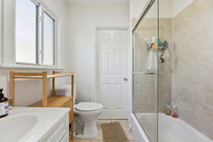 028_F8_1000 81st Ave