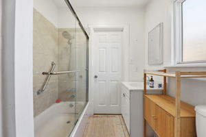 029_F8_1000 81st Ave