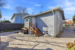 033_F8_1000 81st Ave