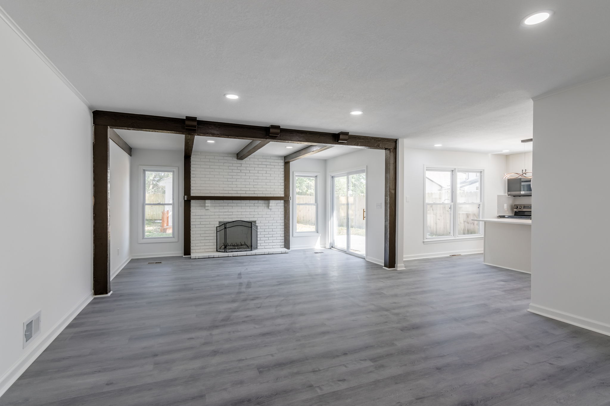 1000 Johnston Dr, Raymore, MO 64083 Real Estate Marketing KC