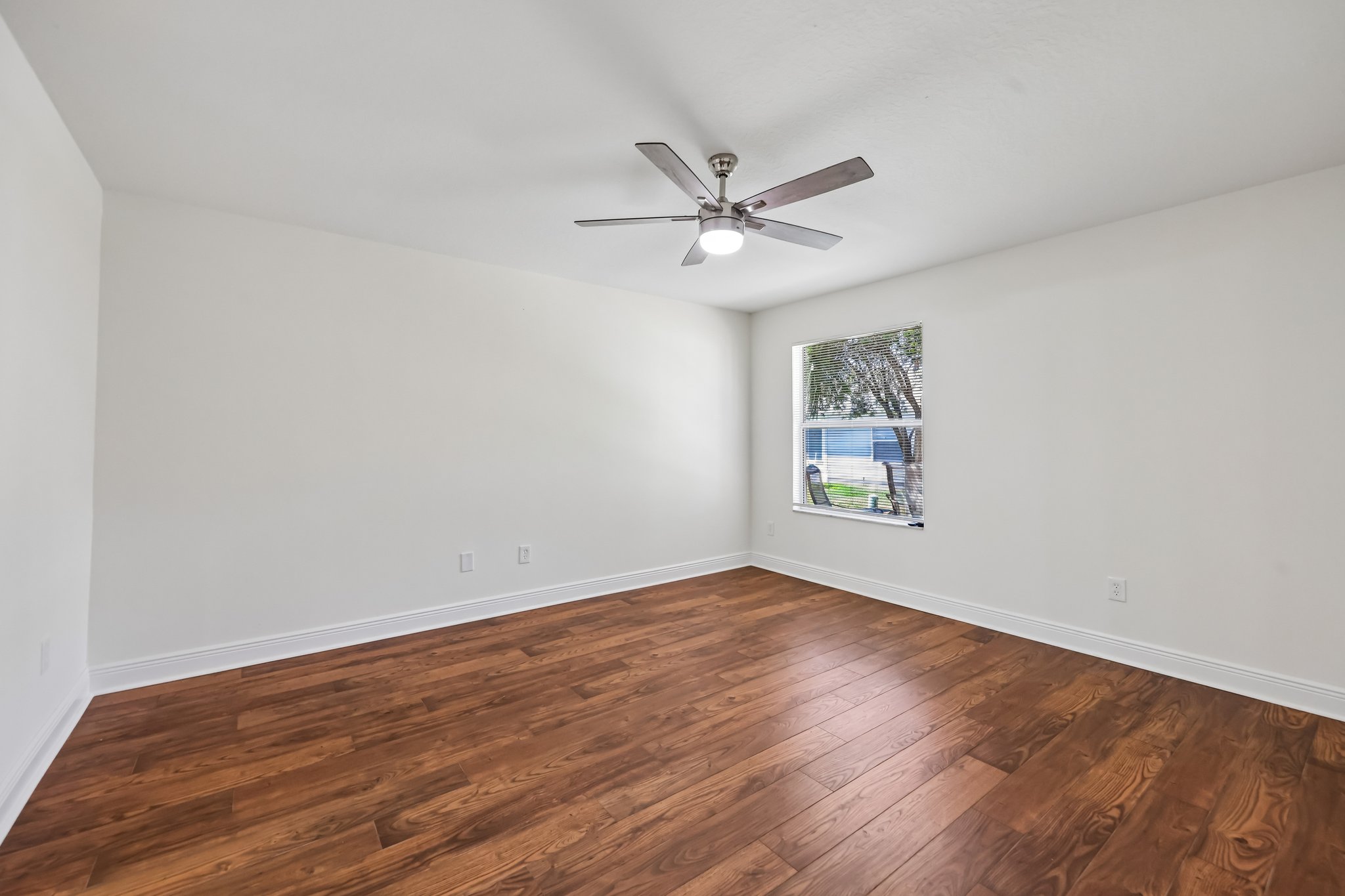 Kenova Ave-S0805-018.jpg