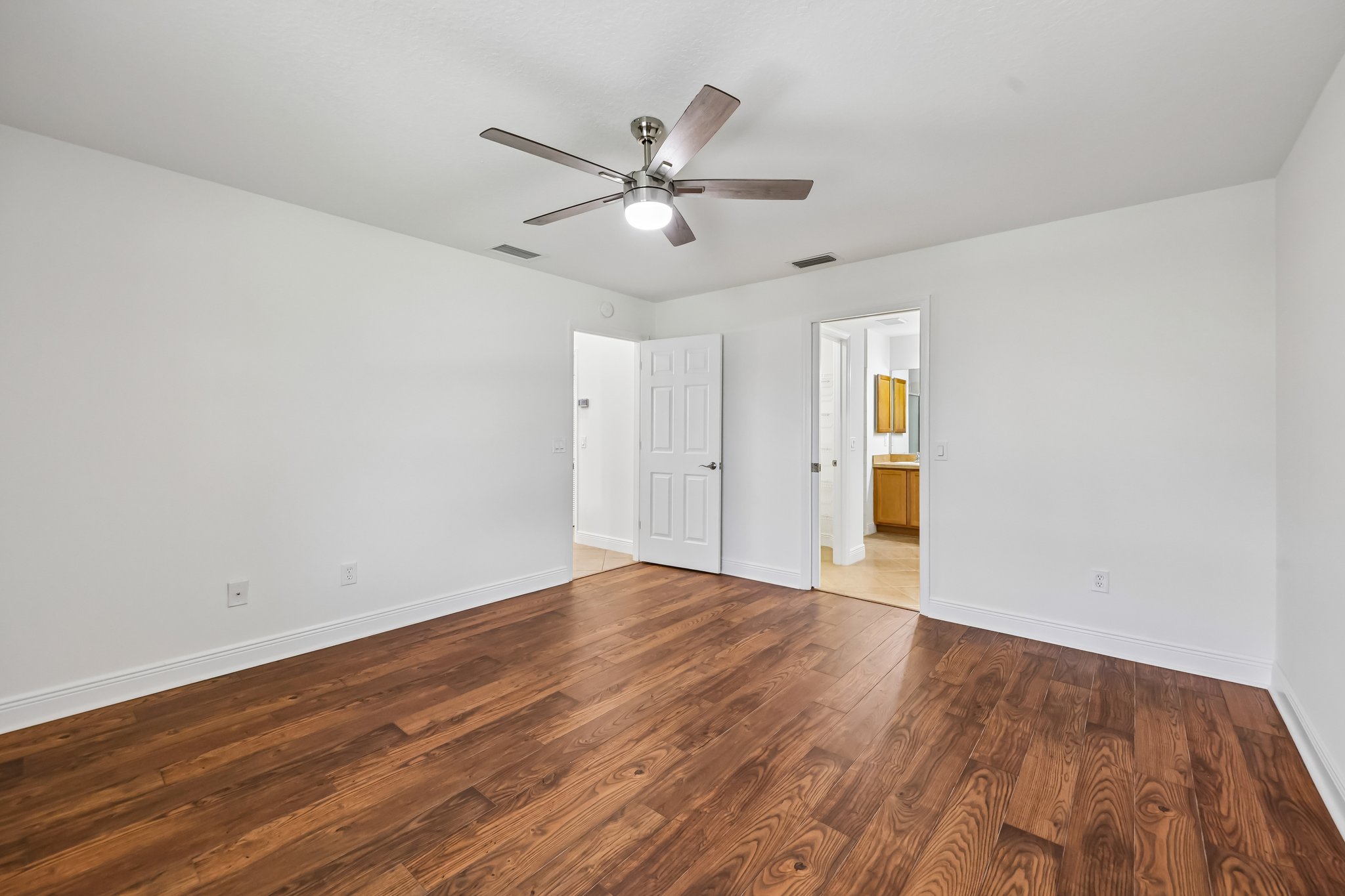 Kenova Ave-S0805-020.jpg