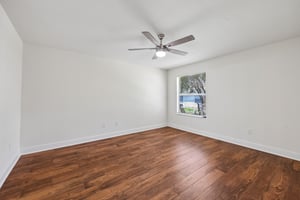 Kenova Ave-S0805-018.jpg