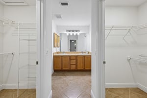 Kenova Ave-S0805-022.jpg