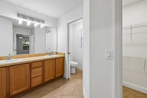 Kenova Ave-S0805-024.jpg