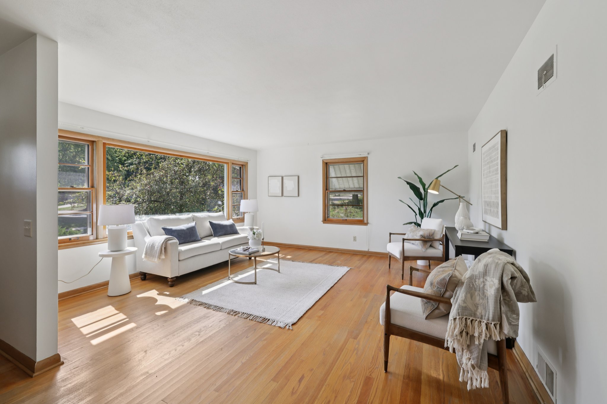 Tompkins Dr-S0110-013.jpg