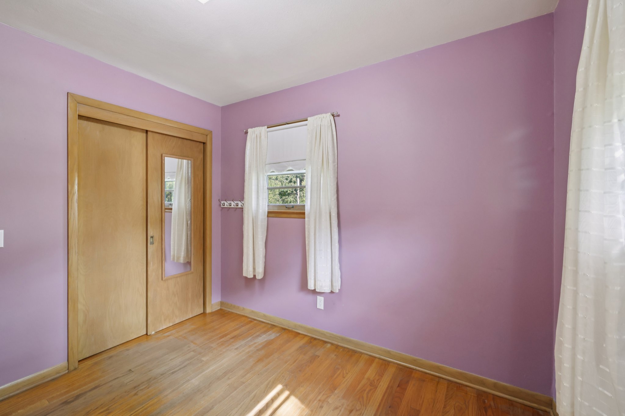 Tompkins Dr-S0110-037.jpg