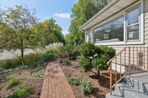 Tompkins Dr-S0110-011.jpg