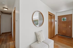 Tompkins Dr-S0110-015.jpg