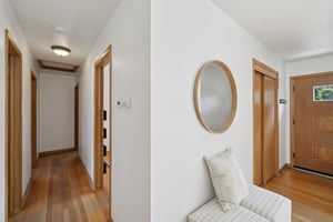 Tompkins Dr-S0110-016.jpg