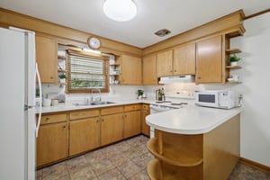 Tompkins Dr-S0110-028.jpg