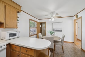 Tompkins Dr-S0110-031.jpg