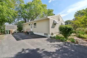 Tompkins Dr-S0110-049.jpg